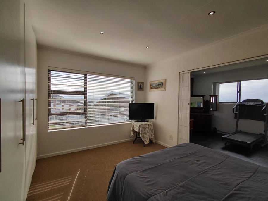 2 Bedroom Property for Sale in Wavecrest Eastern Cape